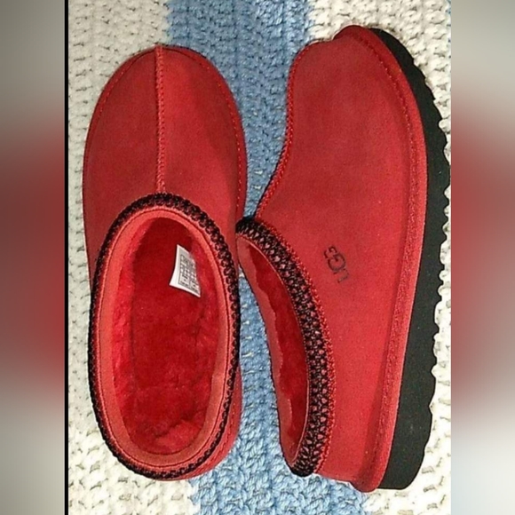 Ugg tasman slippers - Picture 2 of 3